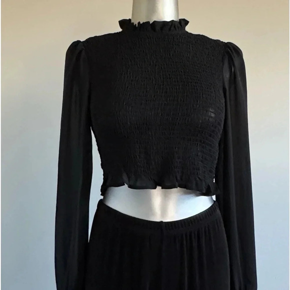 ✅Crop Stretchy Ruffled  Top - Picture 7 of 14